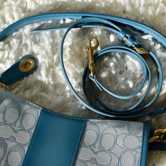 Authentic Coach Blue Jacquard Bag - Picture 2 of 4